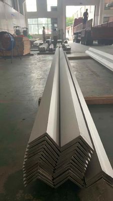 Mua Nâng Tầm Dự Án Thép Góc Công Nghiệp: Nền Tảng Vững Chắc và Đa Dạng sản xuất trực tuyến